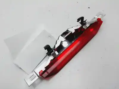 Second-hand car spare part central brake light for toyota corolla (_e12_) 1.4 d (nde120_) oem iam references 8157002111