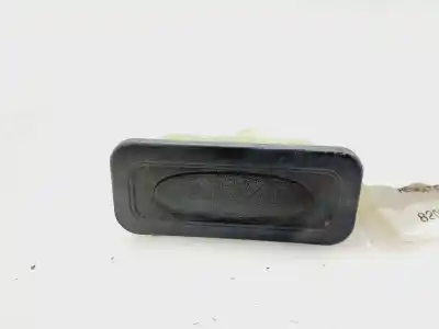 Second-hand car spare part tailgate back door handle for renault clio iii expression oem iam references 8200395515  