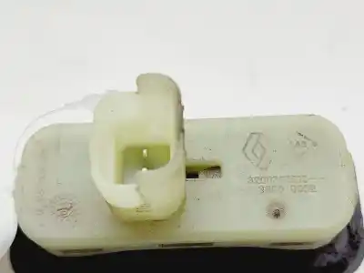 Second-hand car spare part tailgate back door handle for renault clio iii expression oem iam references 8200395515  
