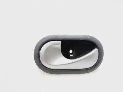 Second-hand car spare part interior left rear handle for renault clio iii expression oem iam references 8200310579  