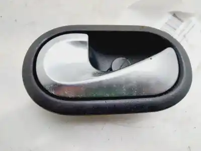 Pezzo di ricambio per auto di seconda mano Maniglia Interna Anteriore Sinistra per RENAULT MEGANE II BERLINA 5P K9K722 Riferimenti OEM IAM 8200028487  