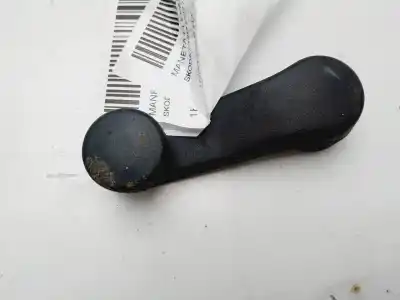 Second-hand car spare part rear right window crank handle for skoda fabia ii combi (545) 1.2 oem iam references 1h0837581d   Second-hand car spare part rear right window crank handle for skoda fabia ii combi (545) 1.2 oem iam references 1h0837581d