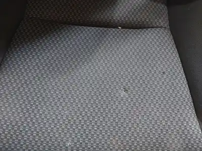 Peça sobressalente para automóvel em segunda mão assento dianteiro direito por toyota auris active referências oem iam 7201002290  