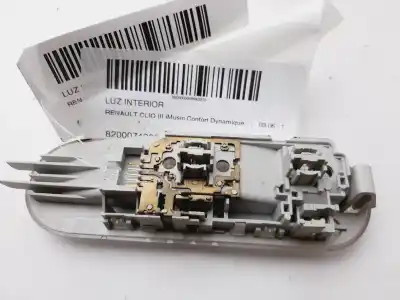 Second-hand car spare part interior light for renault clio iii imusic confort dynamique 68 cv / 50 kw oem iam references 8200074262  