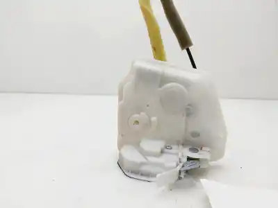 Автозапчастина б/у замок передній праві двері для mazda 2 lim. () evolution посилання на oem iam da6c58310  