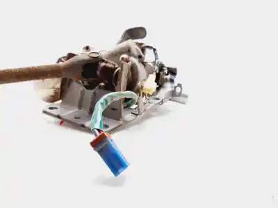 Pezzo di ricambio per auto di seconda mano piantone dello sterzo per renault clio ii fase ii (b/cb0) base authentique 65 cv / 48 kw riferimenti oem iam 8200091805  