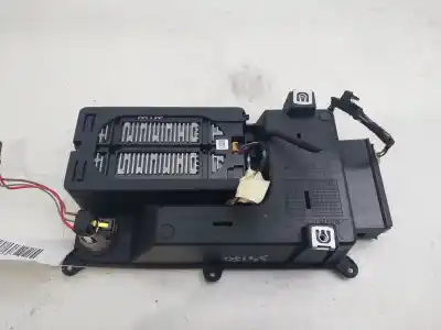 Автозапчастина б/у центральна консоль для audi a4 b9 (8w2, 8wc) 40 tdi посилання на oem iam 8w0864981c  