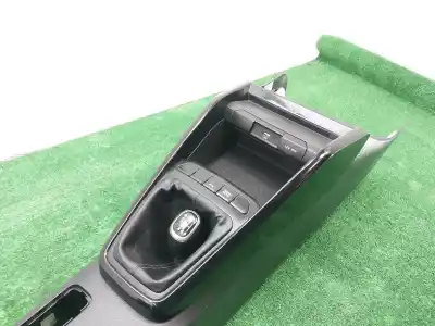 Pezzo di ricambio per auto di seconda mano bracciolo centrale per kia stonic (ybcuv) drive riferimenti oem iam 84611h8000wk  