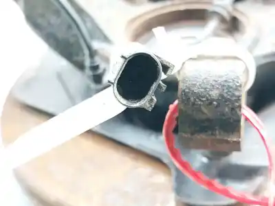 Peça sobressalente para automóvel em segunda mão manga de eixo dianteira esquerda por opel corsa d ´´111 years´´ referências oem iam 95524780  