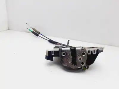 Автозапчастина б/у замок передніх дверей лівий для toyota prius (nhw30) plug-in hybrid advance посилання на oem iam 6904052340  