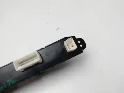 Second-hand car spare part hazard warning lights for kia ceed (ed) 2.0 emotion oem iam references 937001h000  