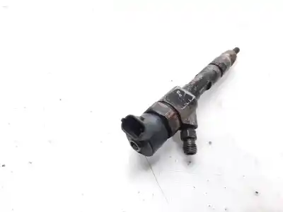 Second-hand car spare part injector for renault trafic combi (ab 4.01) 6 - plazas. acristalado parcial. combi corto 101 cv / 74 kw oem iam references 8200238528  
