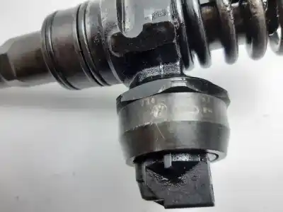 Peça sobressalente para automóvel em segunda mão Injetor por SEAT CORDOBA BERLINA (6L2) Stella Referências OEM IAM 038130073AJ  