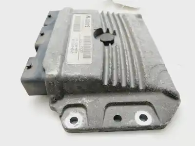 Pezzo di ricambio per auto di seconda mano centralina motore per renault modus confort dynamique 98 cv / 72 kw riferimenti oem iam 8200376474  
