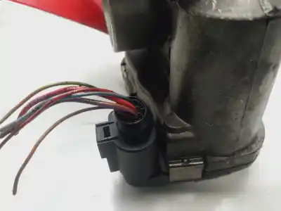 Pièce détachée automobile d'occasion BOITIER DE PAPILLON pour AUDI A8 (4E2)  Références OEM IAM 077133062A  