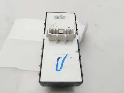 Second-hand car spare part left front power window switch for hyundai i20 (bc3) slx 84 cv / 62 kw oem iam references 93571q0210