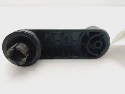 Pièce détachée automobile d'occasion manivelle / poignée lève vitre arrière gauche pour renault clio iii exception références oem iam 8200345208   Pièce détachée automobile d'occasion manivelle / poignée lève vitre arrière gauche pour renault clio iii exception références oem iam 8200345208