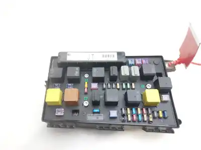 Second-hand car spare part fuse box unit for opel astra gtc enjoy oem iam references 13242781
