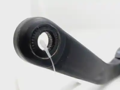 Peça sobressalente para automóvel em segunda mão haste de escova dianteiro direito por bmw serie 1 berlina (e81/e87) 120d referências oem iam 61617122136