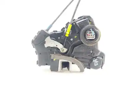 Second-hand car spare part front right door lock for toyota auris active oem iam references 6903012490