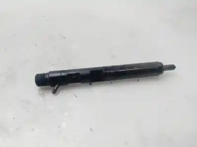 Second-hand car spare part injector for renault kangoo (f/kc0) luxe privilege 65 cv / 48 kw oem iam references 8200049876 Second-hand car spare part injector for renault kangoo (f/kc0) luxe privilege 65 cv / 48 kw oem iam references 8200049876