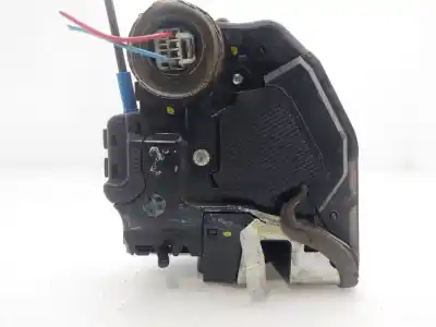 Second-hand car spare part rear right door lock for toyota auris active oem iam references 6905042021