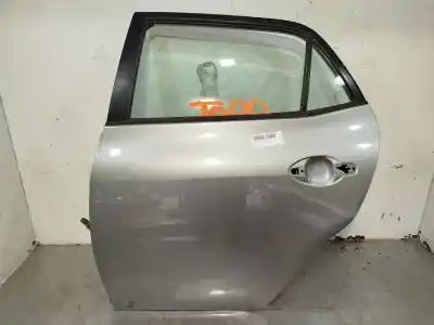 Second-hand car spare part rear left door for toyota auris active oem iam references 6700402260
