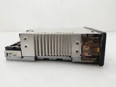Second-hand car spare part audio system / radio cd for renault clio ii fase ii (b/cb0) campus oem iam references 8200633643b  