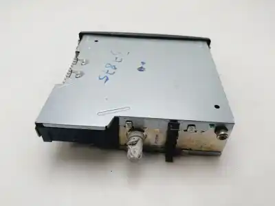 Second-hand car spare part audio system / radio cd for renault clio ii fase ii (b/cb0) campus oem iam references 8200633643b  