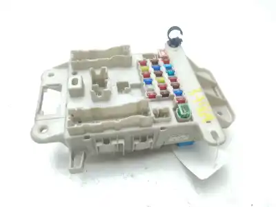 Pezzo di ricambio per auto di seconda mano scatola relè/fusibili per toyota rav 4 (a2) 2.0 d-4d luna 4x4 riferimenti oem iam 8198050030