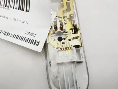 Second-hand car spare part interior light for renault kangoo profesional oem iam references 8200439423  