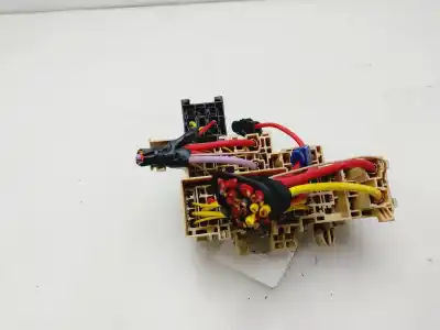 Second-hand car spare part fuse box unit for renault kangoo profesional oem iam references 8200574970  