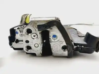 Peça sobressalente para automóvel em segunda mão fechadura da porta dianteira esquerda por toyota auris luna+ referências oem iam 6904042241