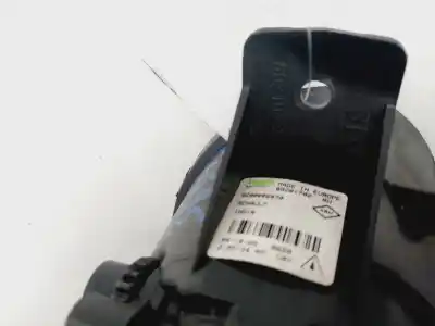 Second-hand car spare part right fog light for renault clio iii exception oem iam references 8200002470   Second-hand car spare part right fog light for renault clio iii exception oem iam references 8200002470