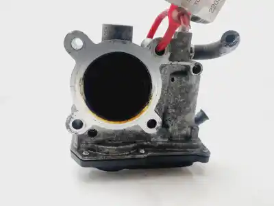 Автозапчастина б/у коробка метелика для toyota auris active посилання на oem iam 2203047010  