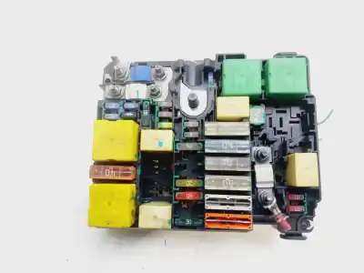 Peça sobressalente para automóvel em segunda mão caixa de fusíveis e relés por peugeot 208 active referências oem iam 9804848580  