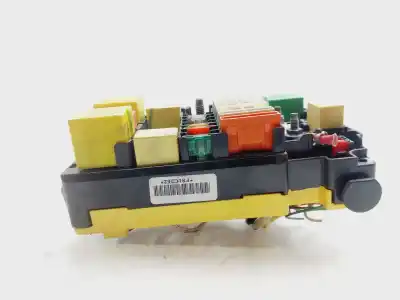 Peça sobressalente para automóvel em segunda mão caixa de fusíveis e relés por peugeot 208 active referências oem iam 9804848580  