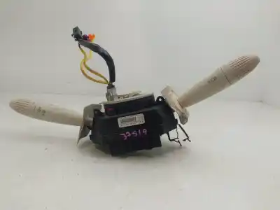 Recambio de automóvil de segunda mano de Mando Volante para FIAT NUOVA 500 (150) Lounge 69 CV / 51 KW referencias OEM IAM 735472469  