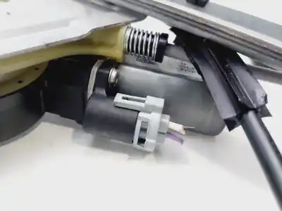 Автозапчасти б/у регулятор стекла переднего правого за renault kangoo ii (f/kw0) furgón professional 75 cv / 55 kw ссылки oem iam 807207012r  