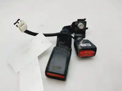 Recambio de automóvil de segunda mano de enganche cinturon trasero central para hyundai i20 (bc3) slx 84 cv / 62 kw referencias oem iam 898b0q0000  