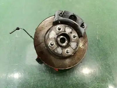 Pièce détachée automobile d'occasion MOYEU DE ROUE AVANT DROITE pour FORD FIESTA (CB1)  Références OEM IAM 1544566  