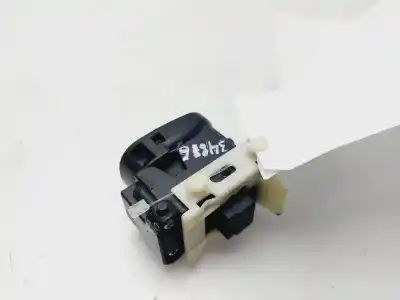 Recambio de automóvil de segunda mano de Mando Elevalunas Delantero Derecho para MERCEDES-BENZ CLASE C (W203) SPORTCOUPE C 200 CDI (LA) (203.707) 122 CV / 90 KW referencias OEM IAM A2038200210  