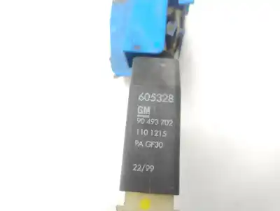 Peça sobressalente para automóvel em segunda mão fechadura da porta dianteira direita por opel omega b elegance berlina referências oem iam 90493702