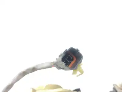 Peça sobressalente para automóvel em segunda mão fechadura da porta dianteira direita por kia sorento 2.5 crdi concept referências oem iam 813203e010  