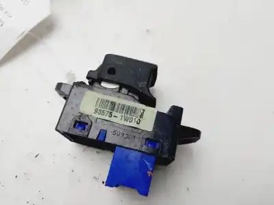 Peça sobressalente para automóvel em segunda mão botão / interruptor elevador vidro dianteiro direito por kia rio drive referências oem iam 935751w010  