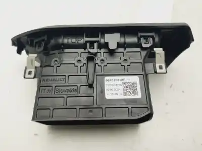 Автозапчастина б/у аераційна решіта для dacia sandero stepway essential посилання на oem iam 687615318r  