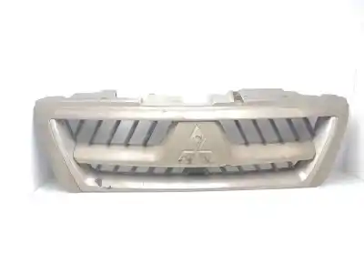 Second-hand car spare part front grille for mitsubishi montero (v60/v70) 3.2 di-d all-four oem iam references mn117713  