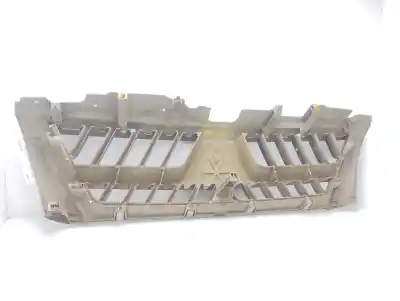 Second-hand car spare part front grille for mitsubishi montero (v60/v70) 3.2 di-d all-four oem iam references mn117713