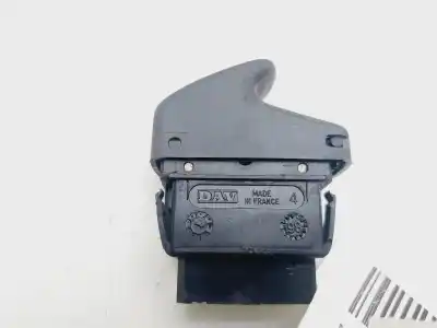 Second-hand car spare part right front power window switch for renault clio ii fase i (b/cbo) 1.2 oem iam references 421119h  