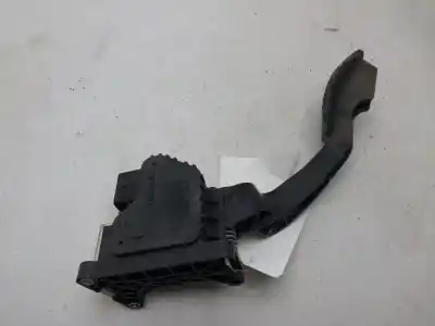 Second-hand car spare part accelerator pedal for opel corsa e selective oem iam references 13305804  